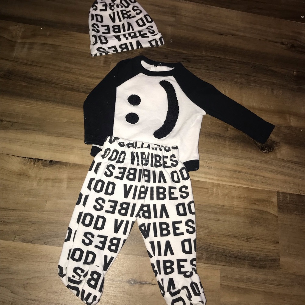 Good Vibes Smiley Face Baby Outfit Set | Black & White | Hat Pants | Smile